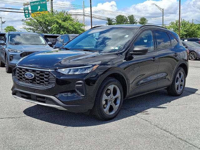 Certified 2025 Ford Escape ST-Line AWD/4WD image 3