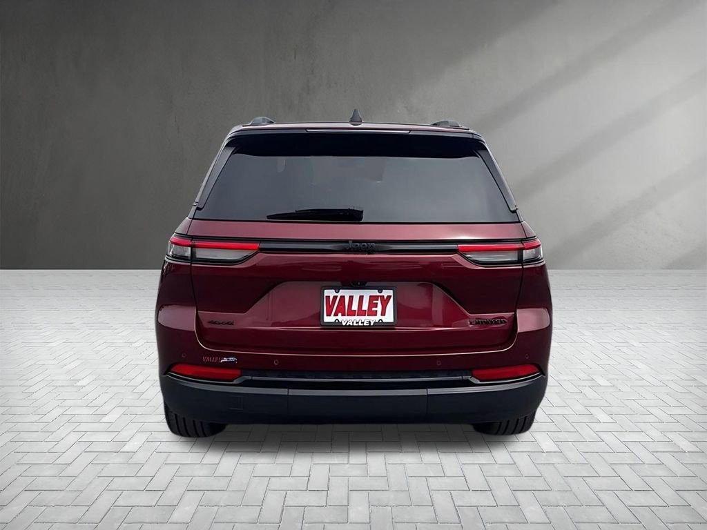 Used 2023 Jeep Grand Cherokee Limited w/ Black Appearance Package image 48