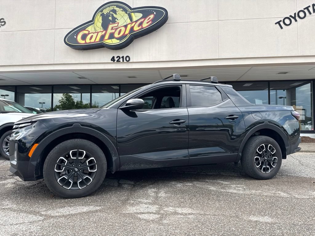 Used 2023 Hyundai Santa Cruz SEL w/ Activity Package AWD/4WD image 2