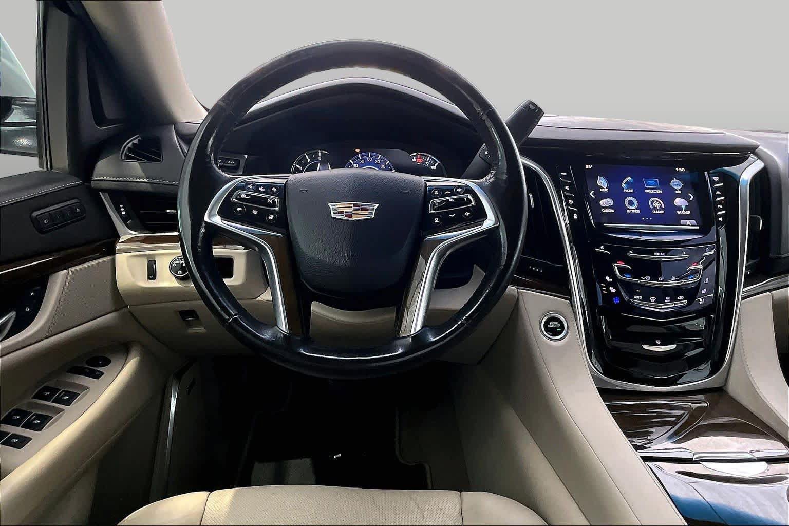 Used 2019 Cadillac Escalade ESV Premium Luxury RWD image 6