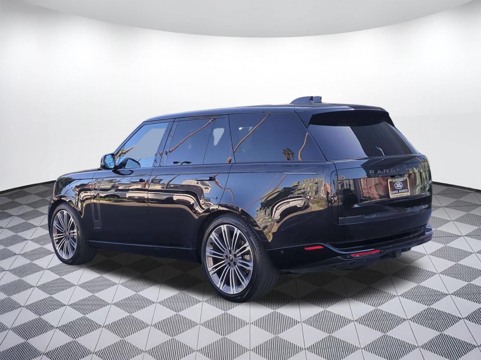 Used 2023 Land Rover Range Rover SE AWD/4WD image 3