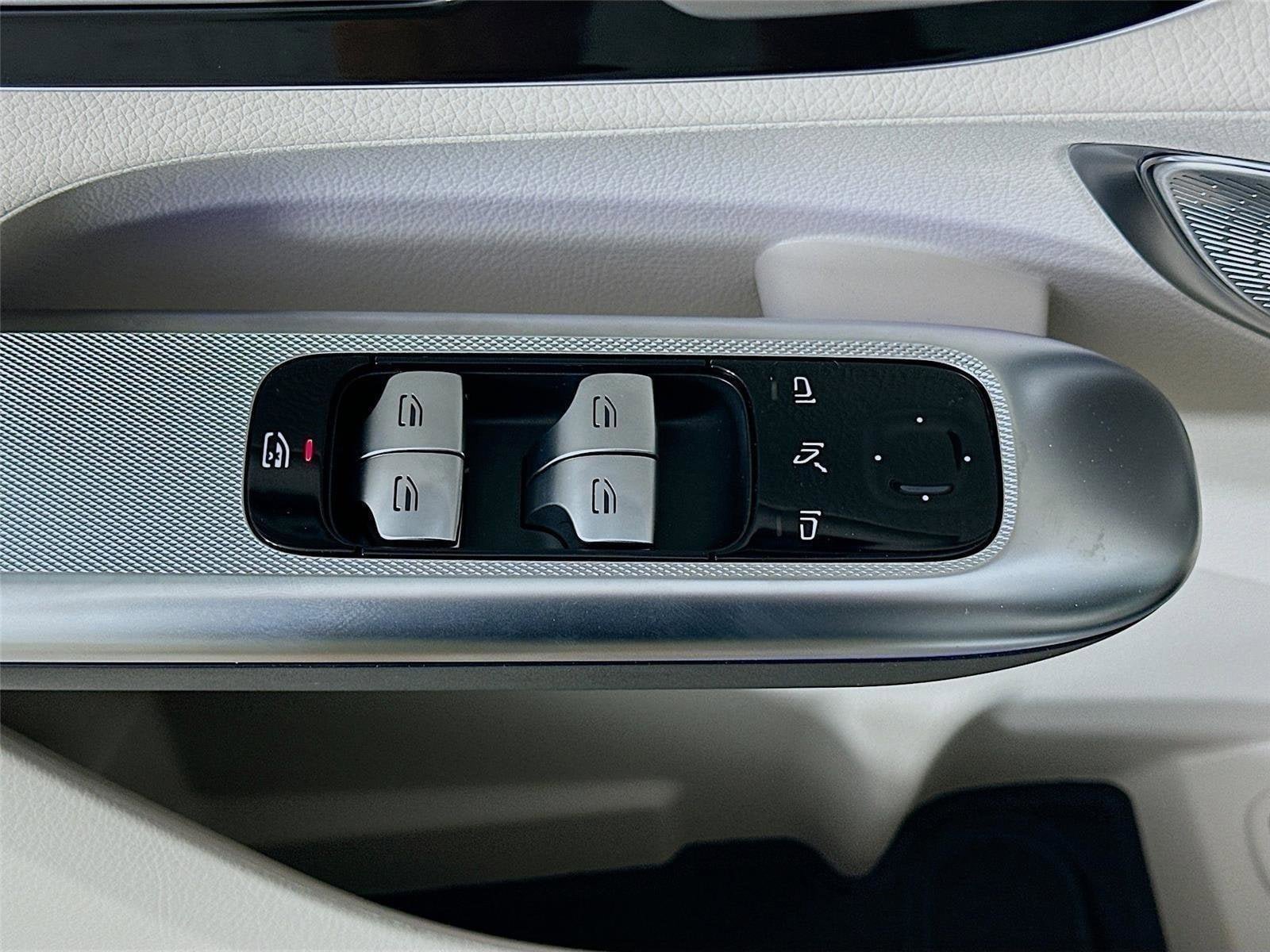 Used 2026 Mercedes-Benz GLC 300 4MATIC image 23
