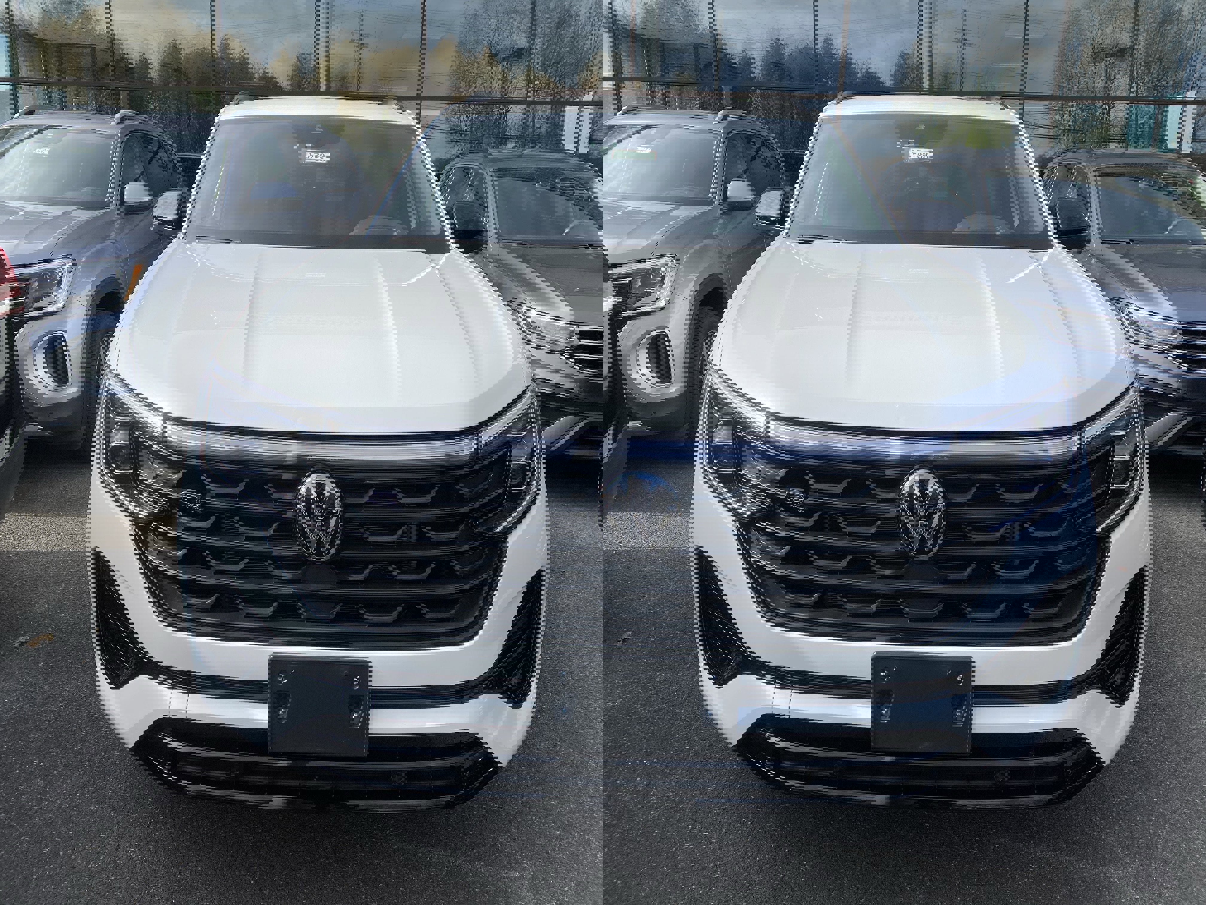 Used 2025 Volkswagen Atlas Cross Sport SEL R-Line image 3