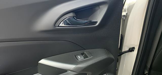 New 2026 Chevrolet Trax RS w/ Sunroof Package image 26