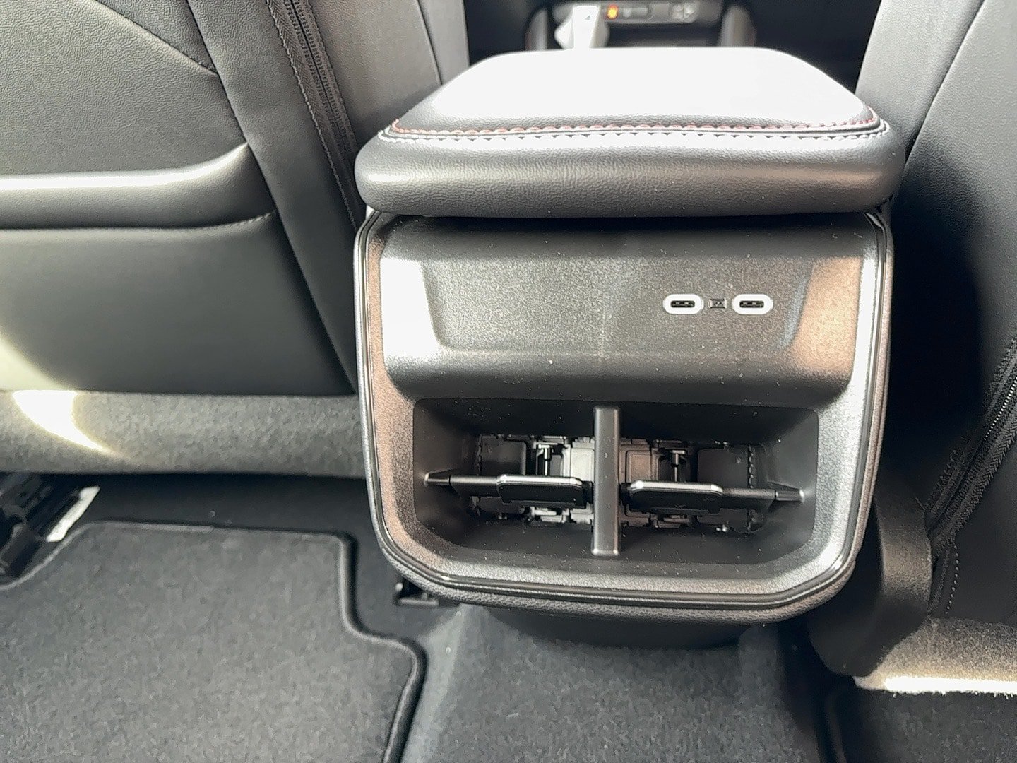 New 2026 Dodge Charger R/T w/ Driver Convenience Group AWD/4WD image 10