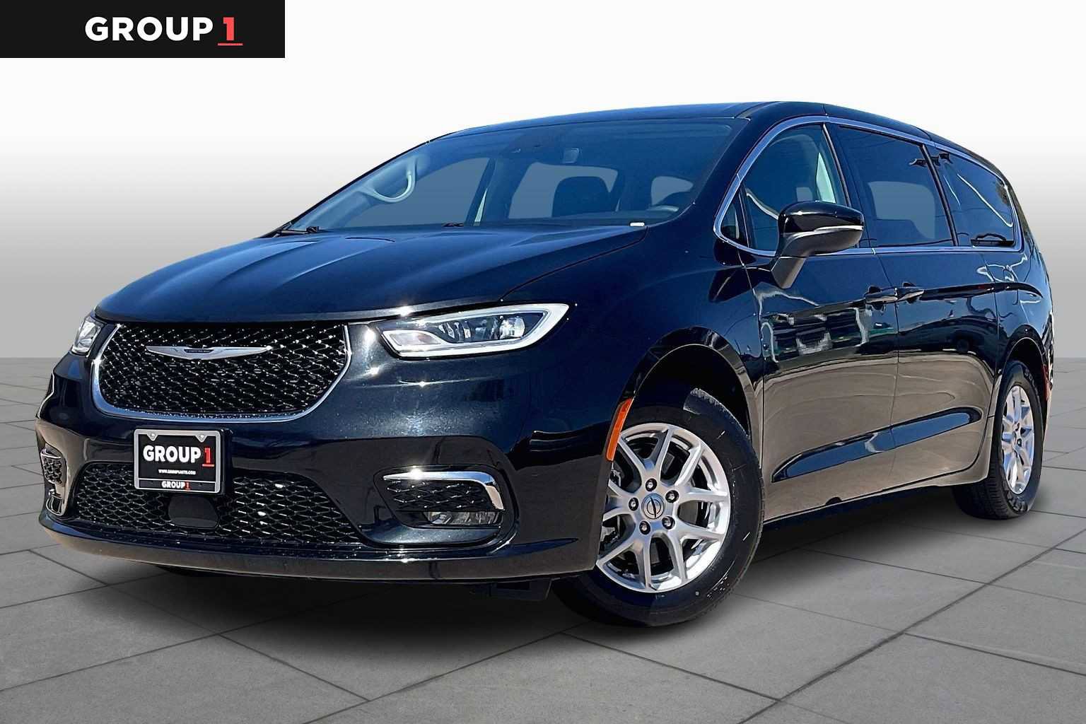 Used 2023 Chrysler Pacifica Touring-L
