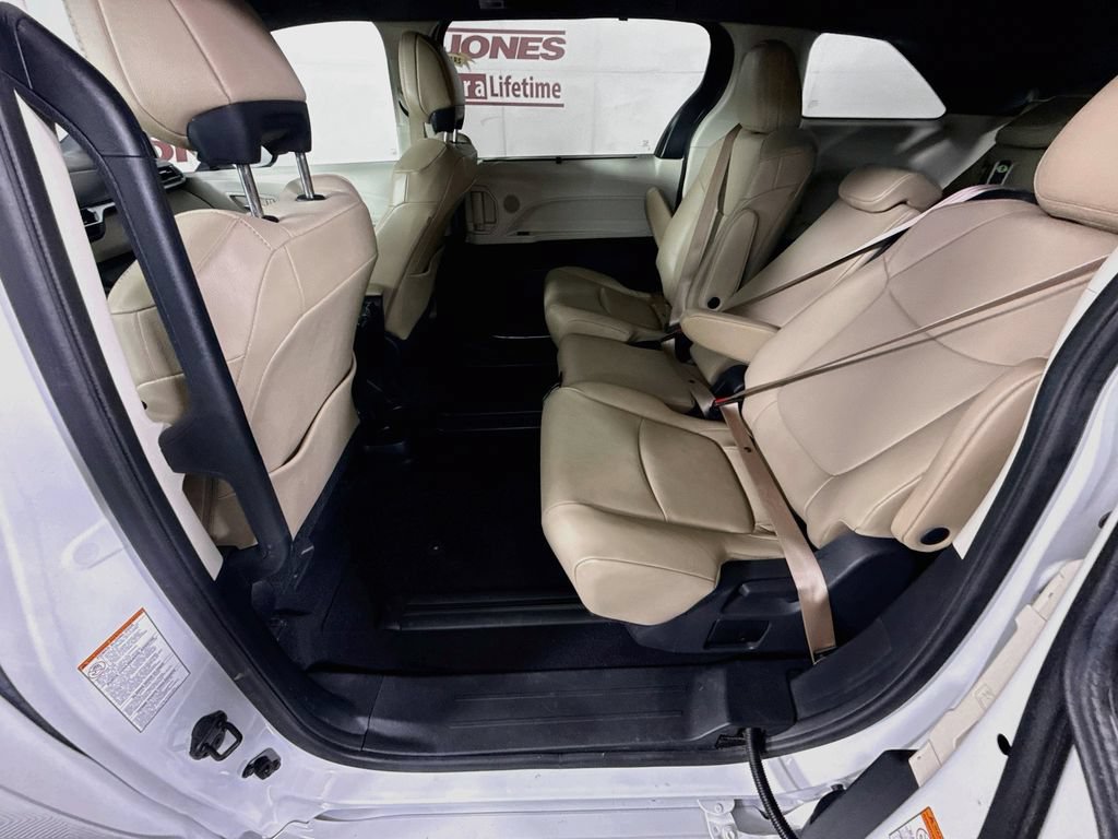 Certified 2022 Toyota Sienna XLE w/ XLE Plus Package FWD image 29