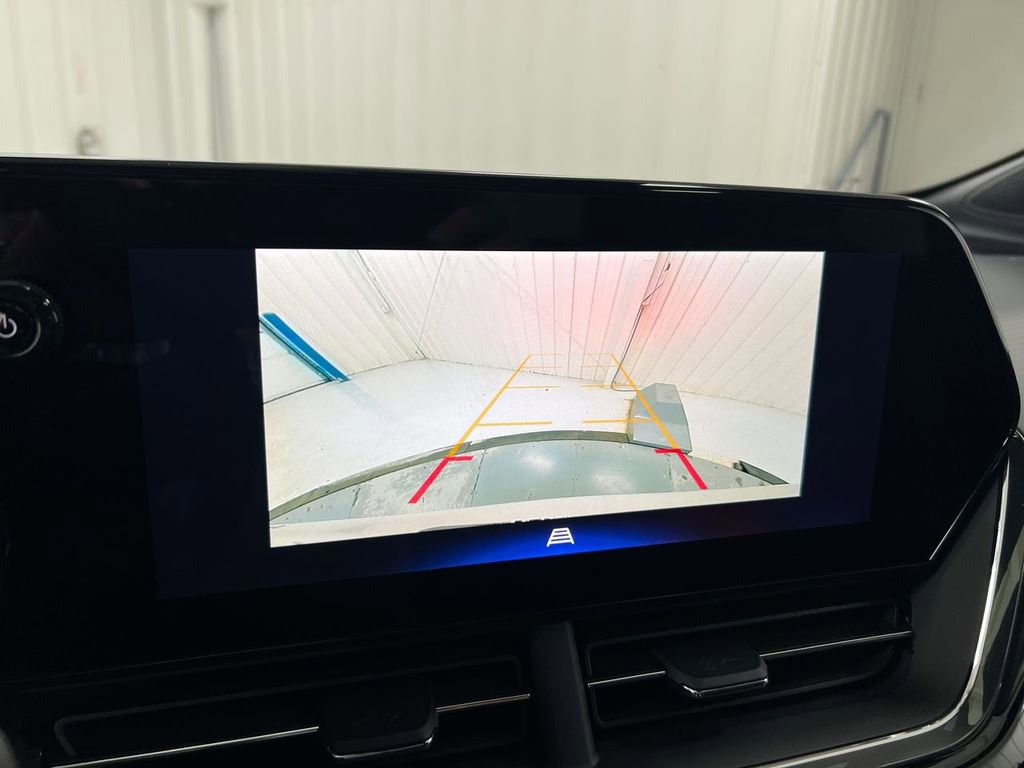 New 2026 Chevrolet Trax RS w/ Sunroof Package image 15