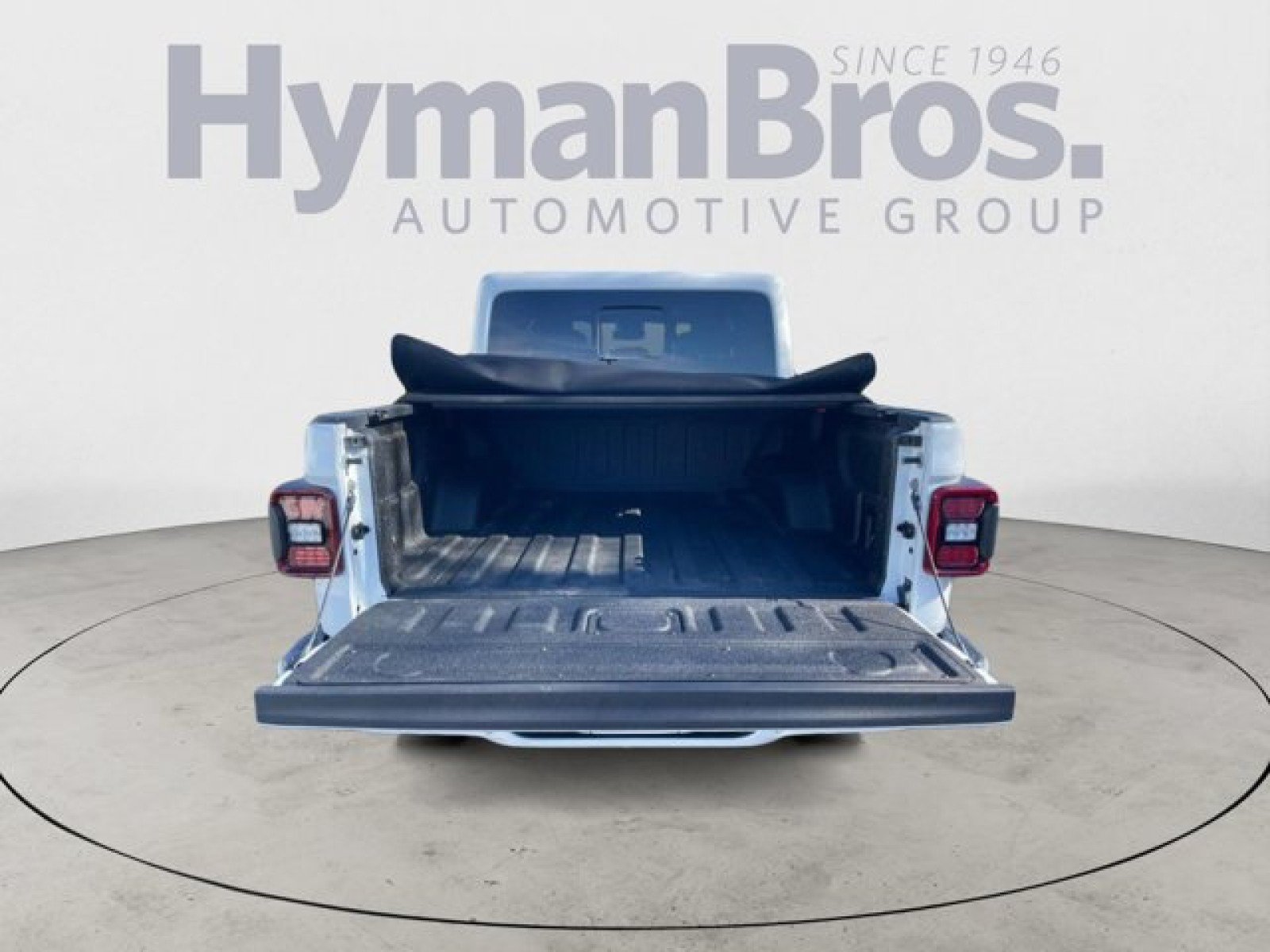 Used 2021 Jeep Gladiator Overland AWD/4WD image 8