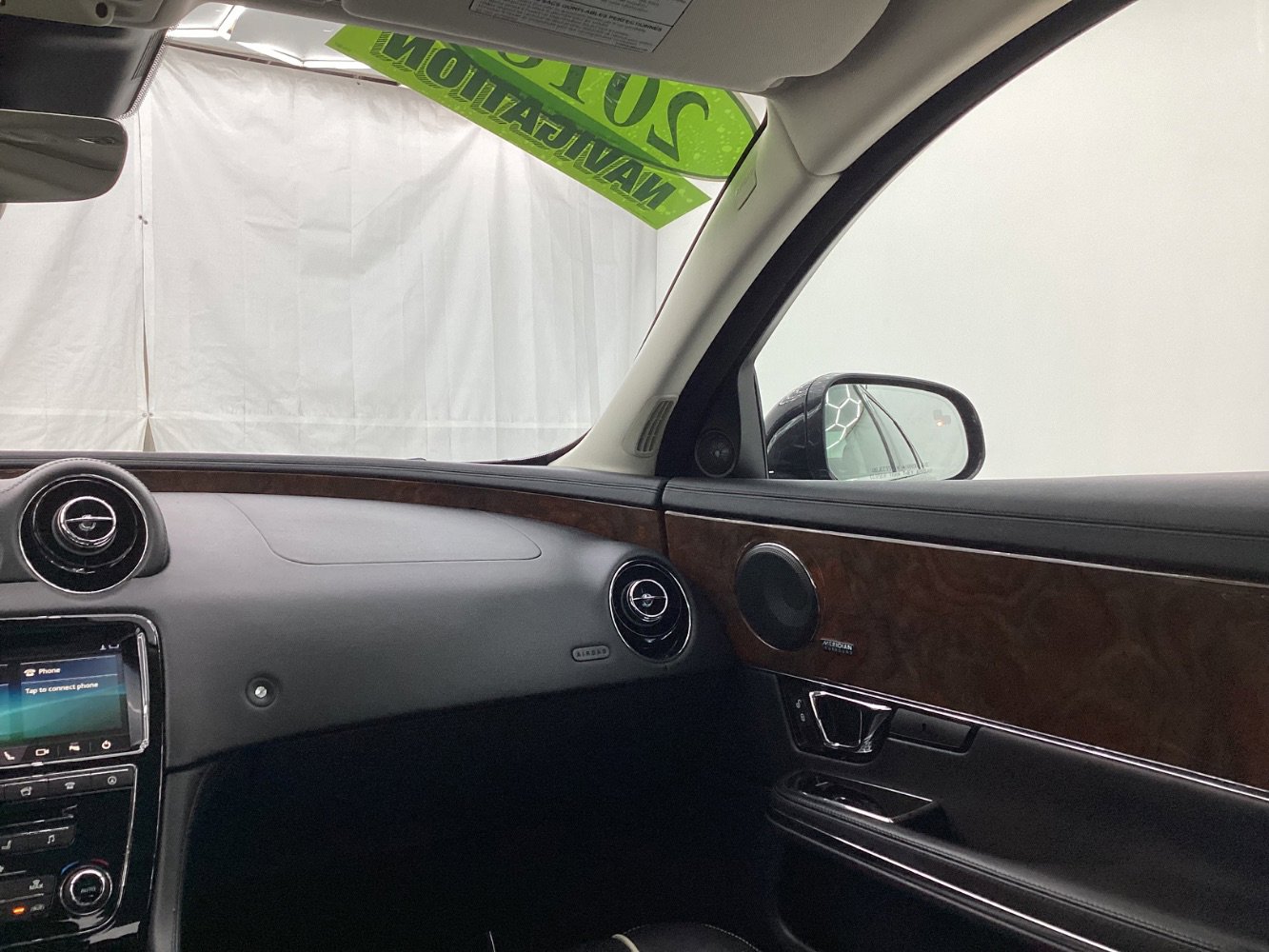 Used 2018 Jaguar XJ R-Sport image 31