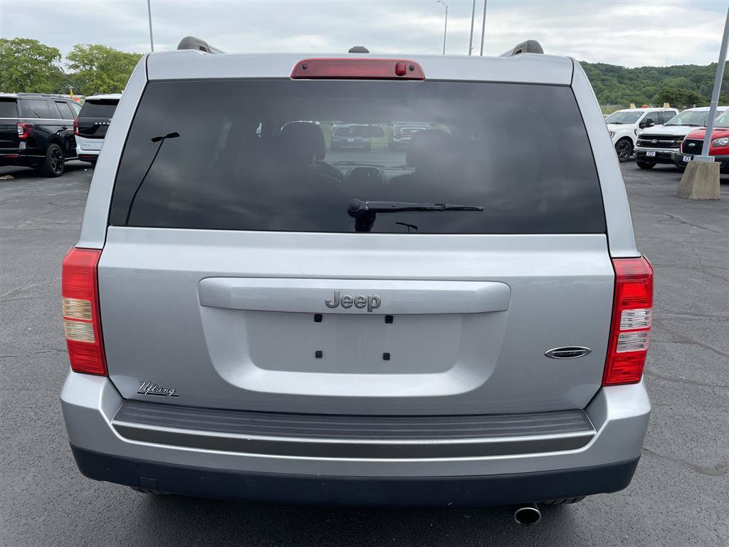 Used 2016 Jeep Patriot Sport w/ Power Value Group FWD image 4