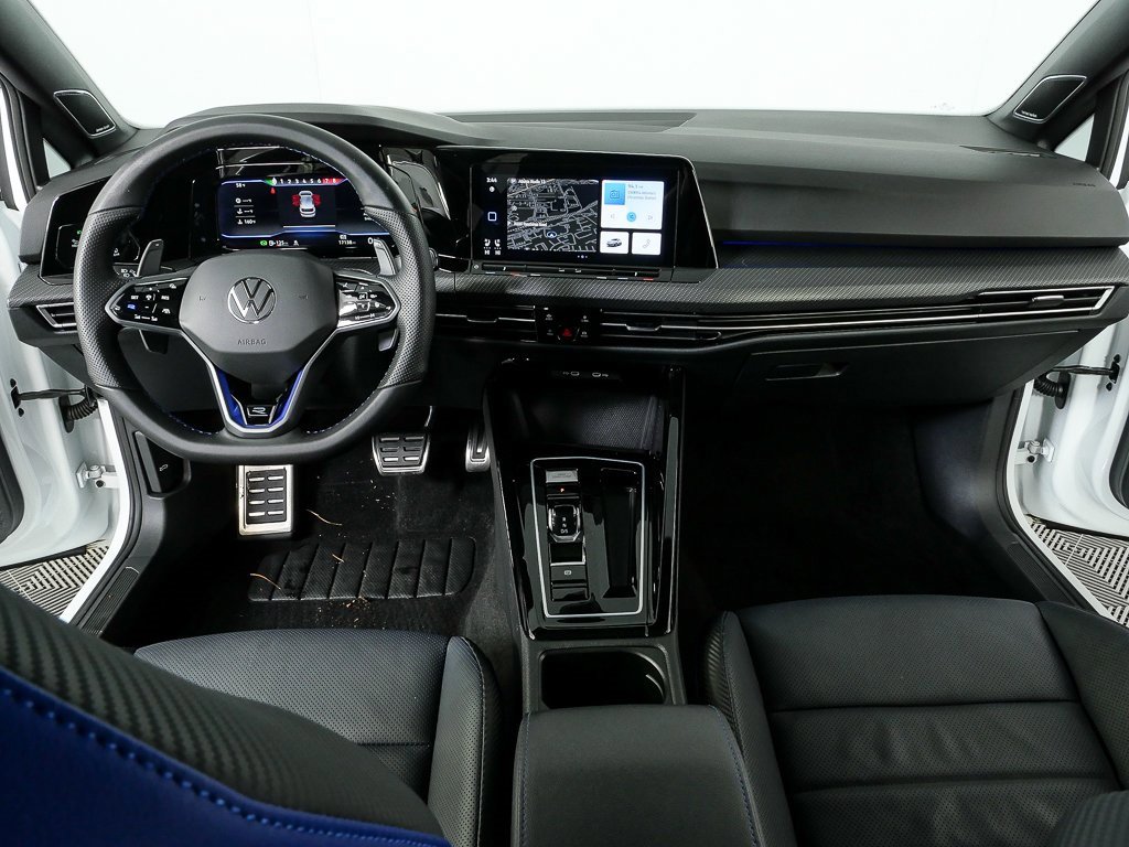 Used 2023 Volkswagen Golf R image 18