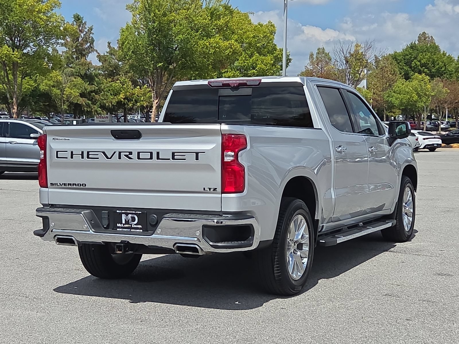 Used 2021 Chevrolet Silverado 1500 LTZ w/ Technology Package AWD/4WD image 5