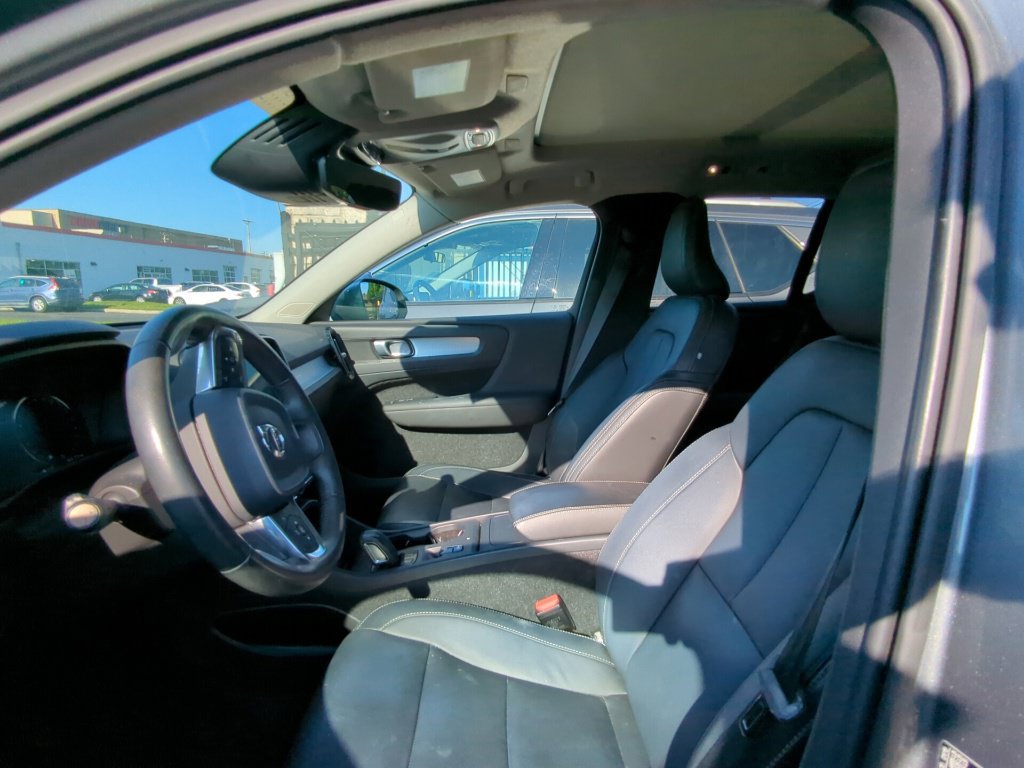 Used 2019 Volvo XC40 T5 Momentum AWD/4WD image 6