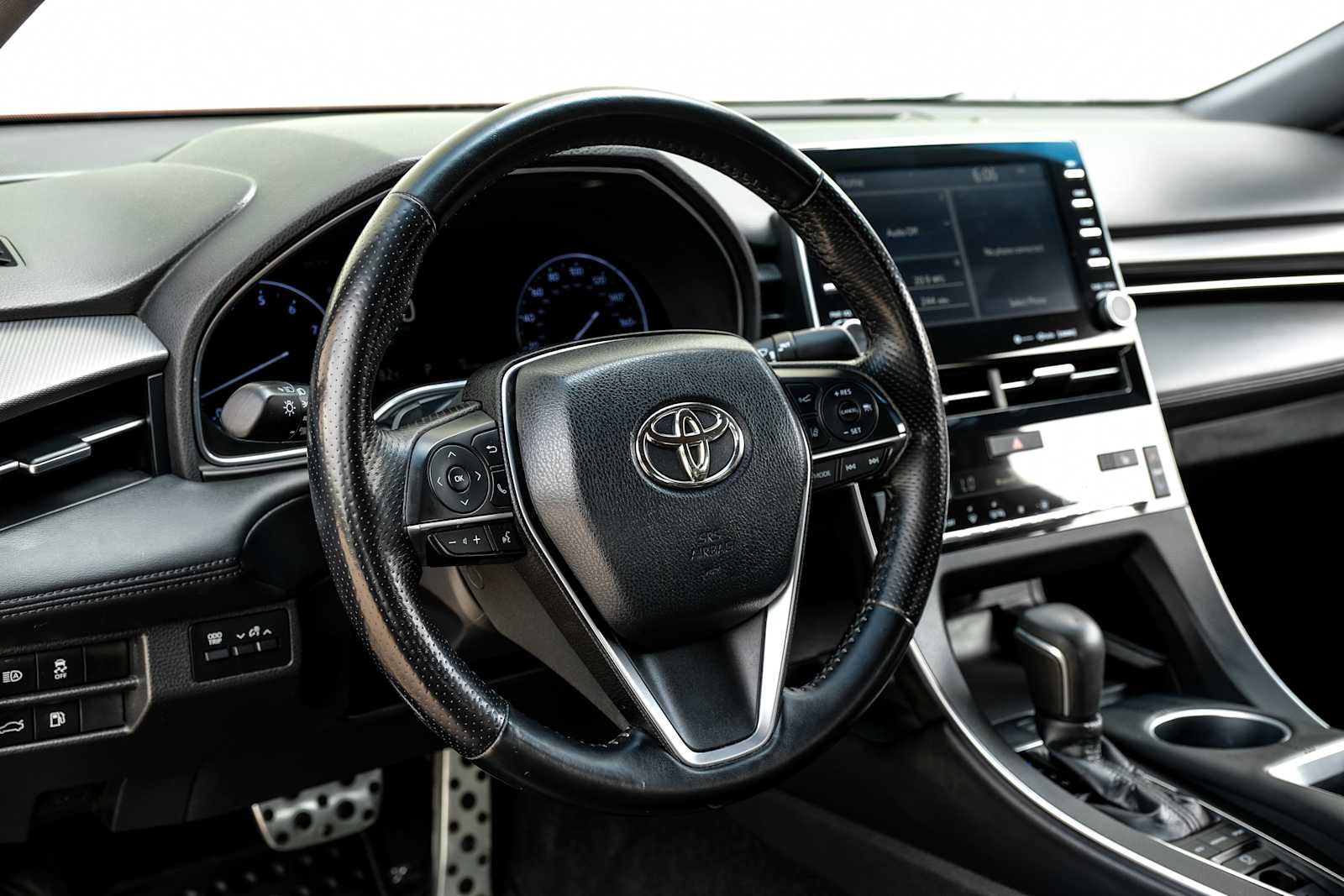 Used 2019 Toyota Avalon XSE image 19