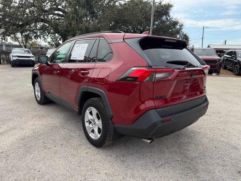 Used 2020 Toyota RAV4 XLE w/ Convenience Package image 4