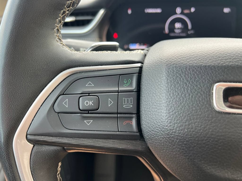 Used 2024 Jeep Grand Cherokee Altitude AWD/4WD image 23