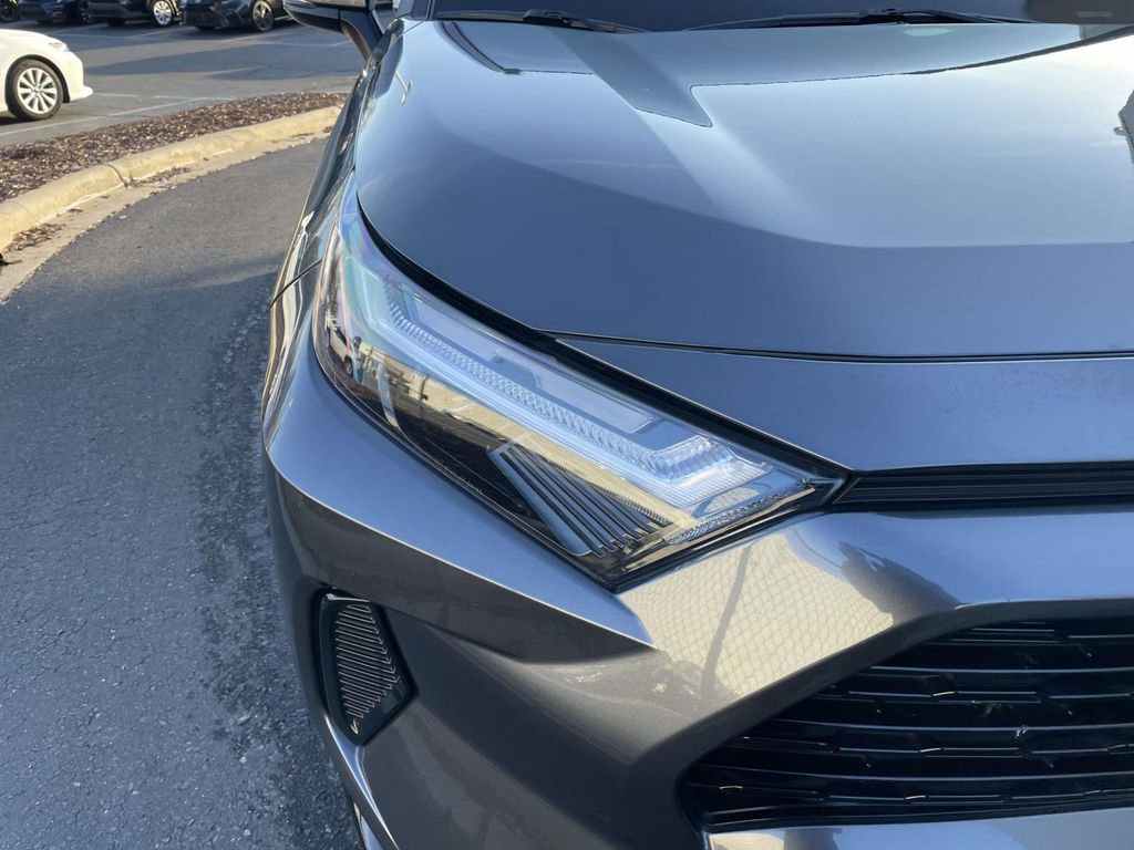 Used 2023 Toyota RAV4 SE w/ Convenience Package image 17