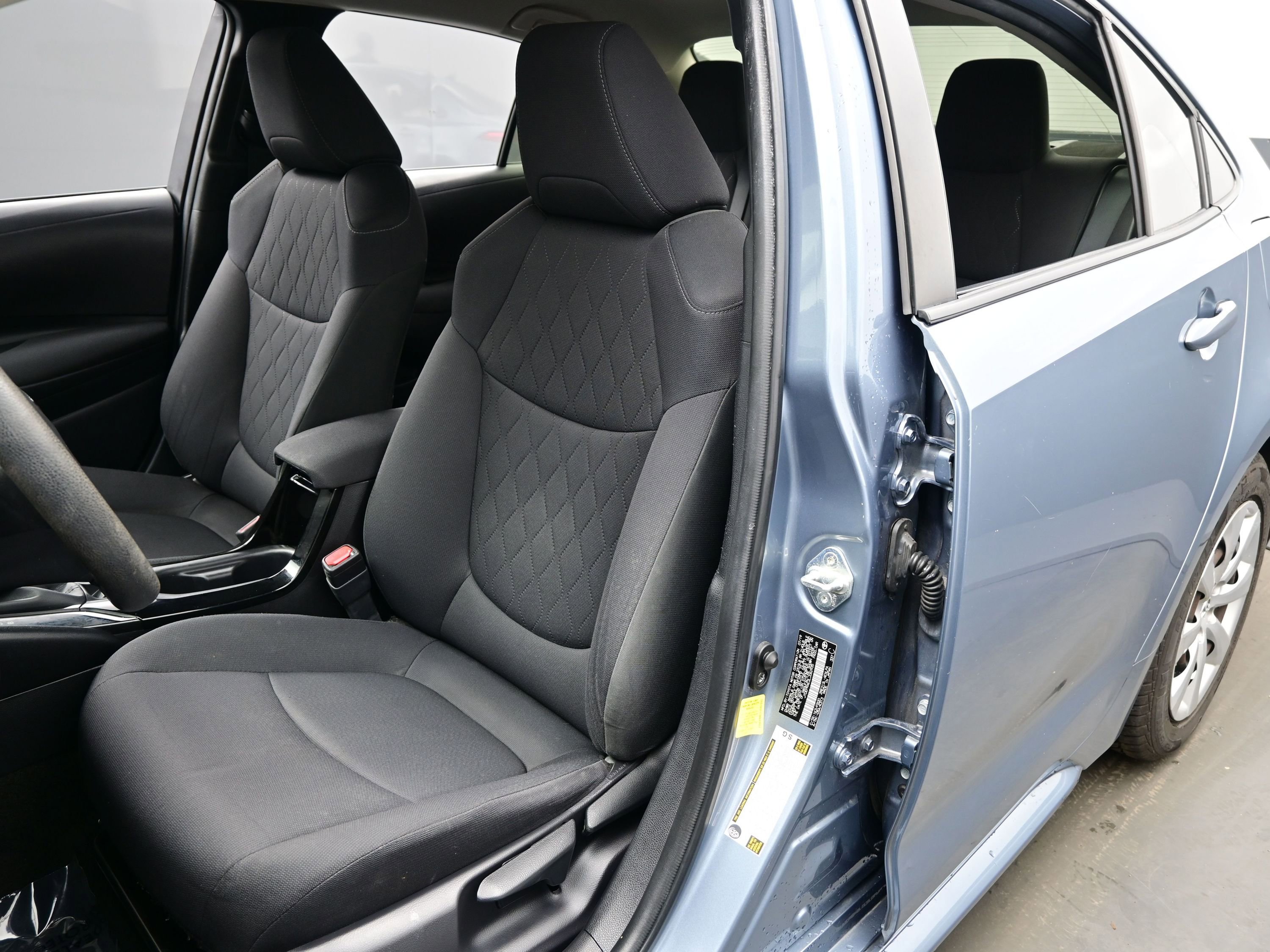 Used 2020 Toyota Corolla LE image 11