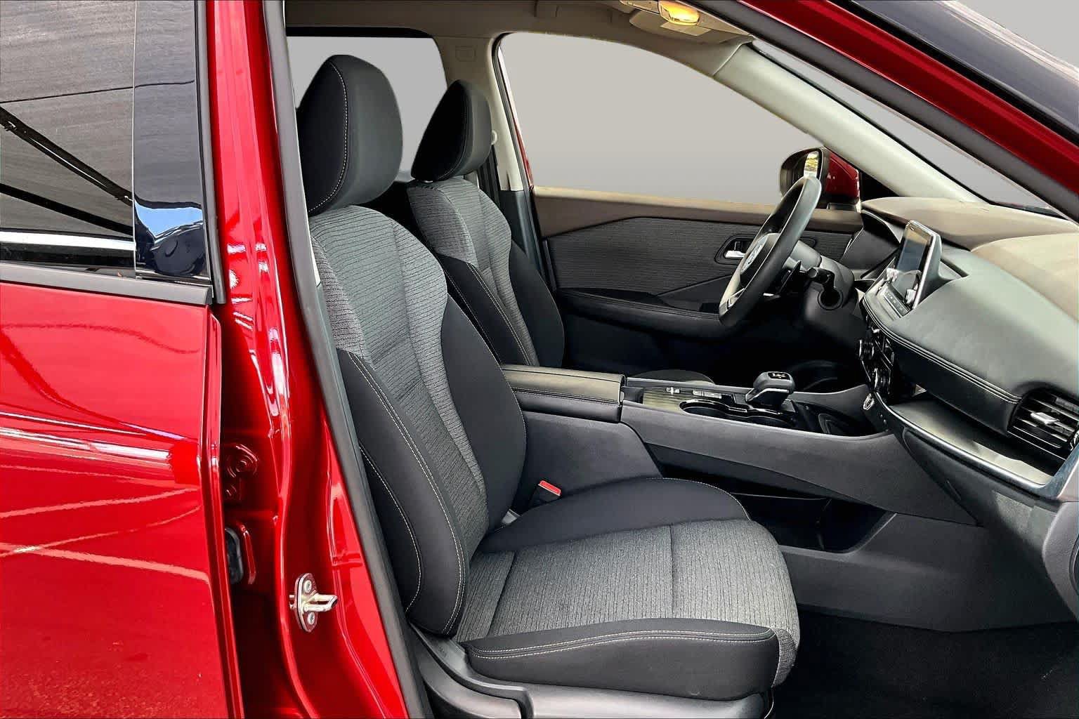 Used 2021 Nissan Rogue SV FWD image 9