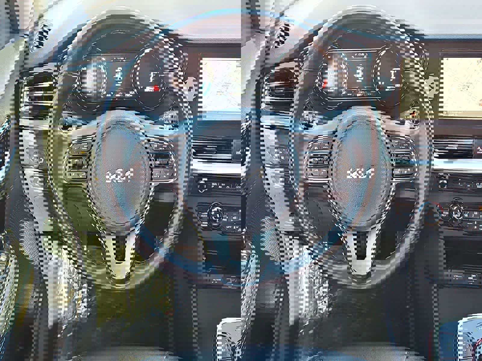 Used 2022 Kia Niro EX Premium image 25