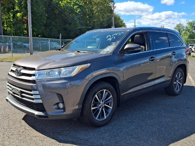 Used 2019 Toyota Highlander XLE AWD/4WD image 2