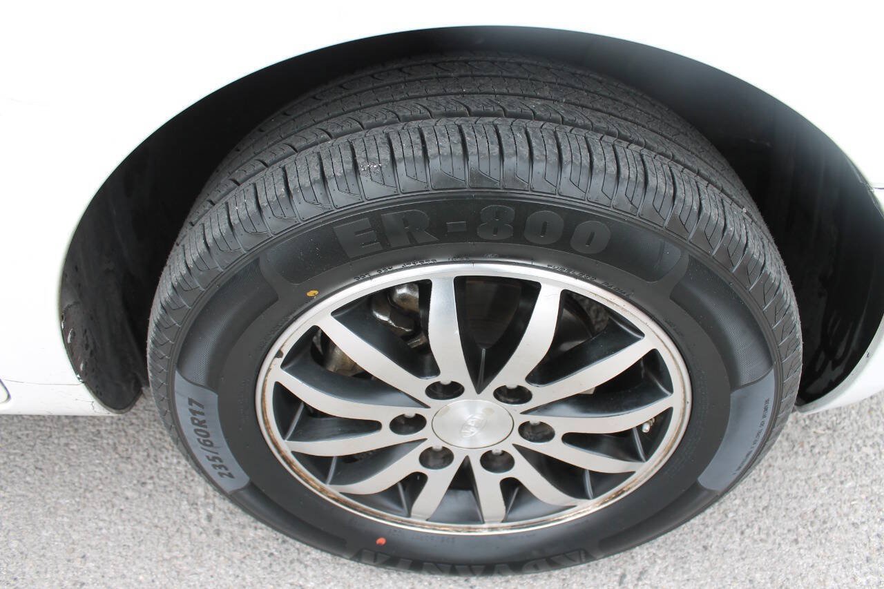 Used 2012 Kia Sedona EX w/ Luxury Pkg FWD image 34