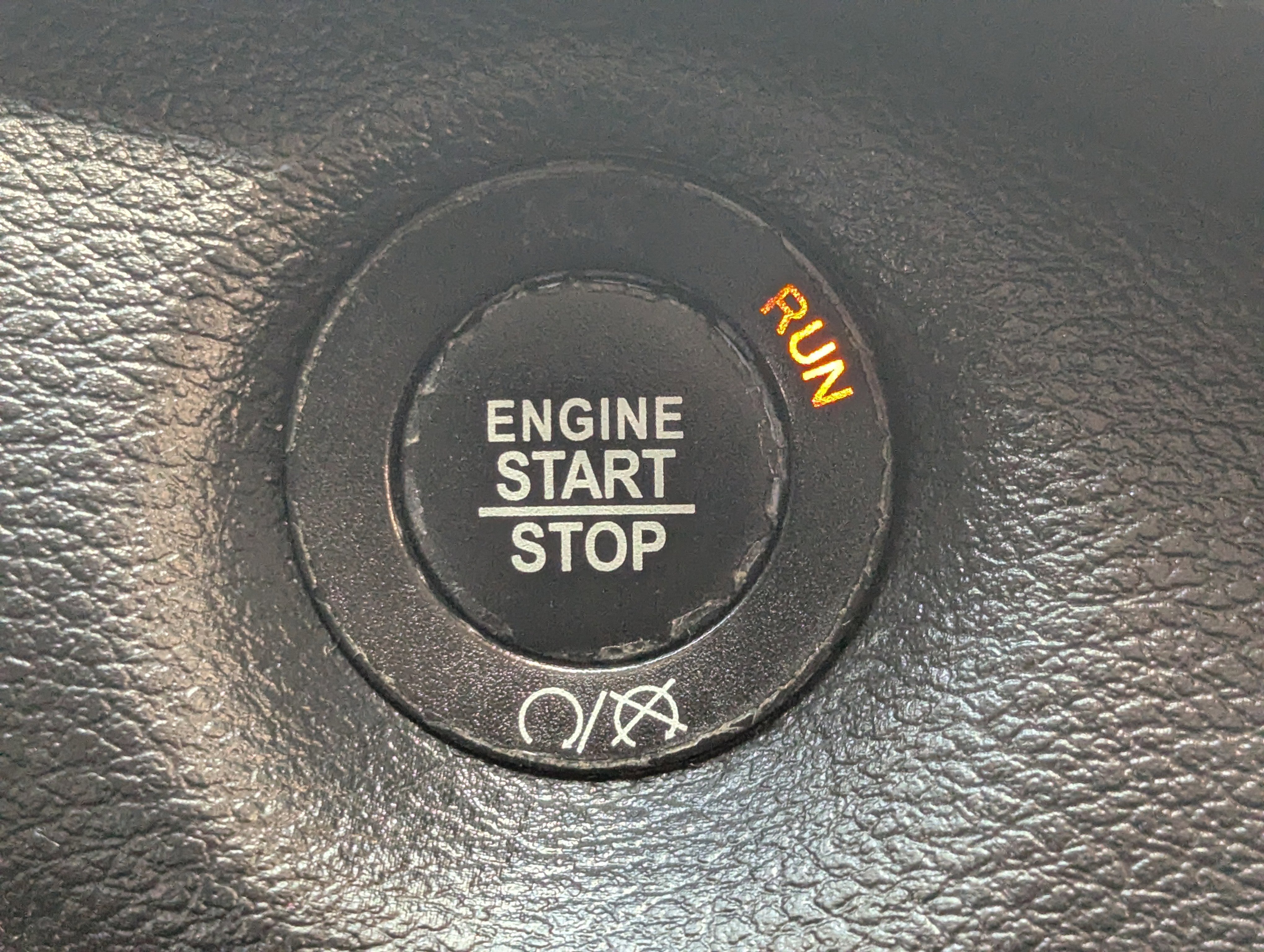 Used 2019 Jeep Cherokee Latitude Plus FWD image 29