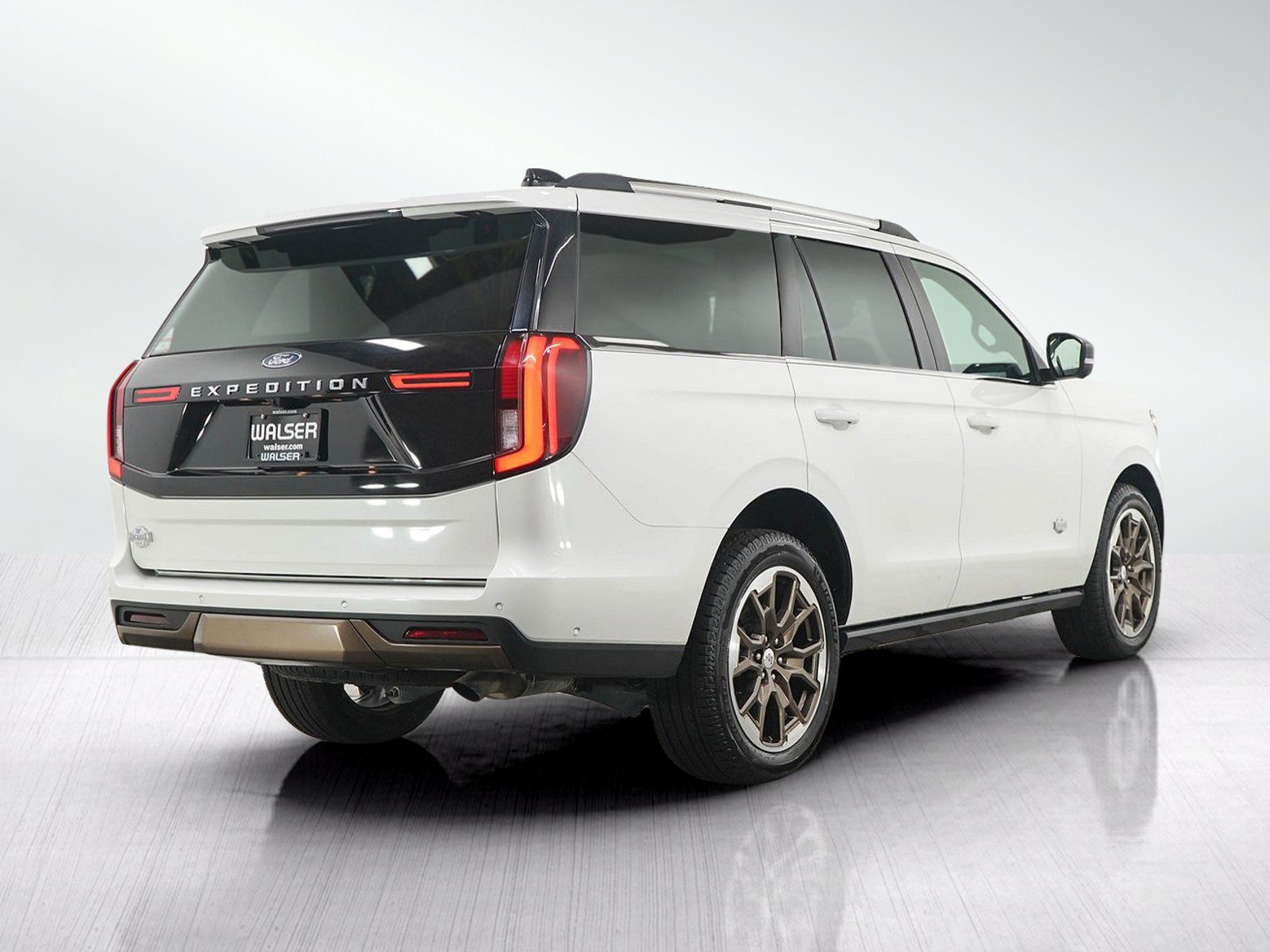 Used 2025 Ford Expedition King Ranch AWD/4WD image 5