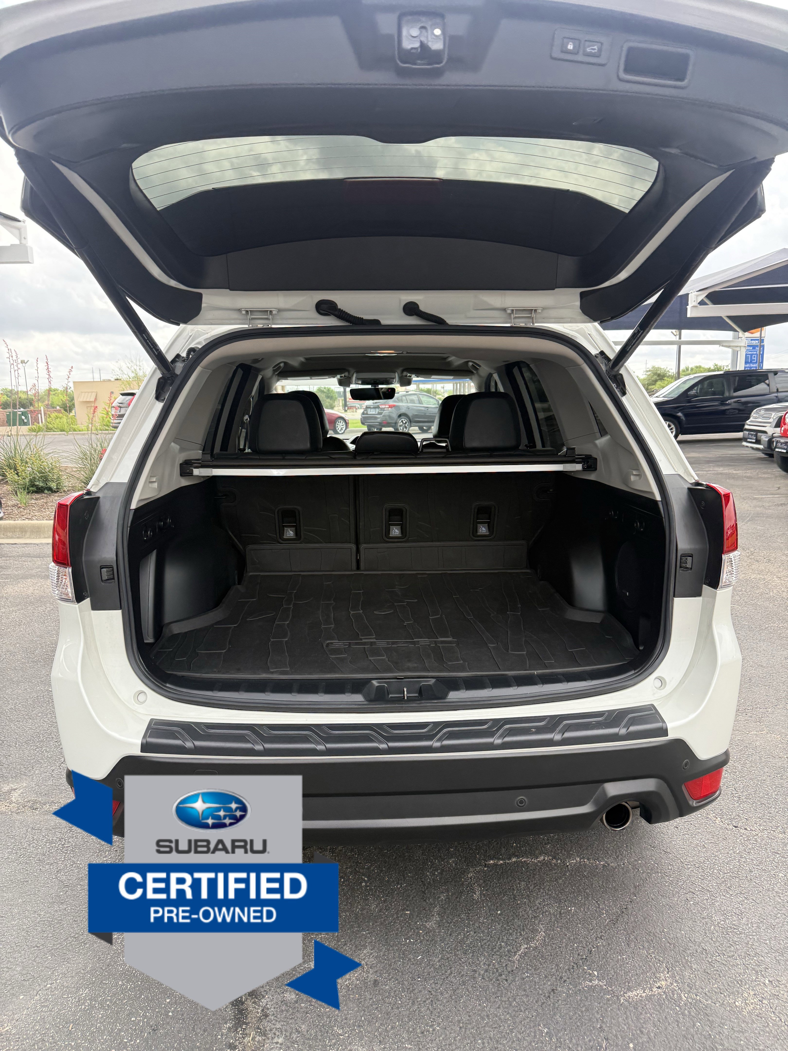 Used 2020 Subaru Forester Limited w/ Popular Package #3 image 9