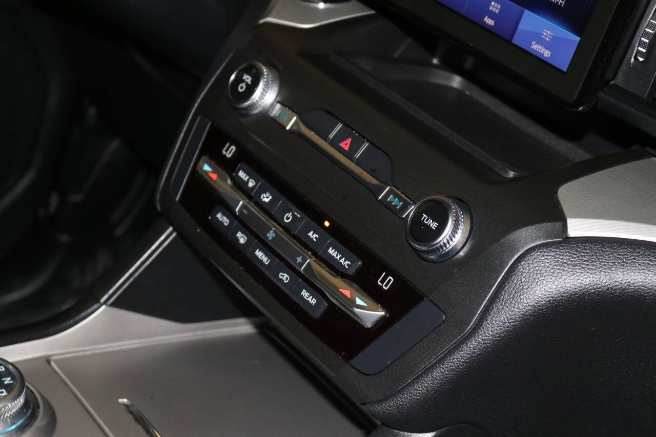Used 2020 Ford Explorer XLT RWD image 59