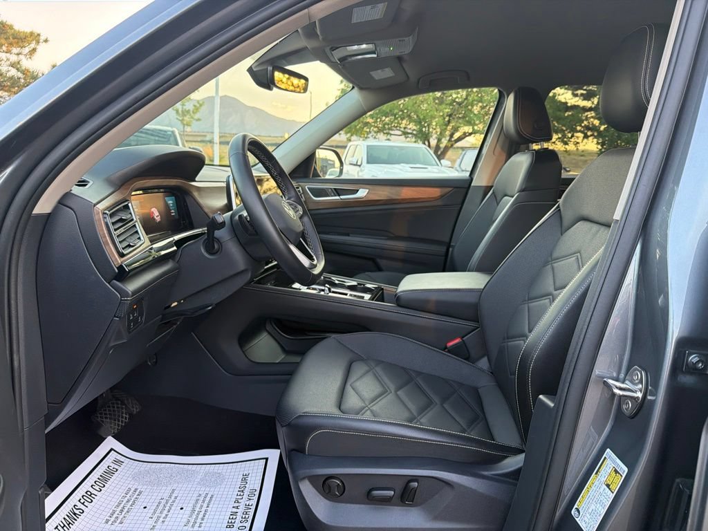Used 2025 Volkswagen Atlas SE AWD/4WD image 26