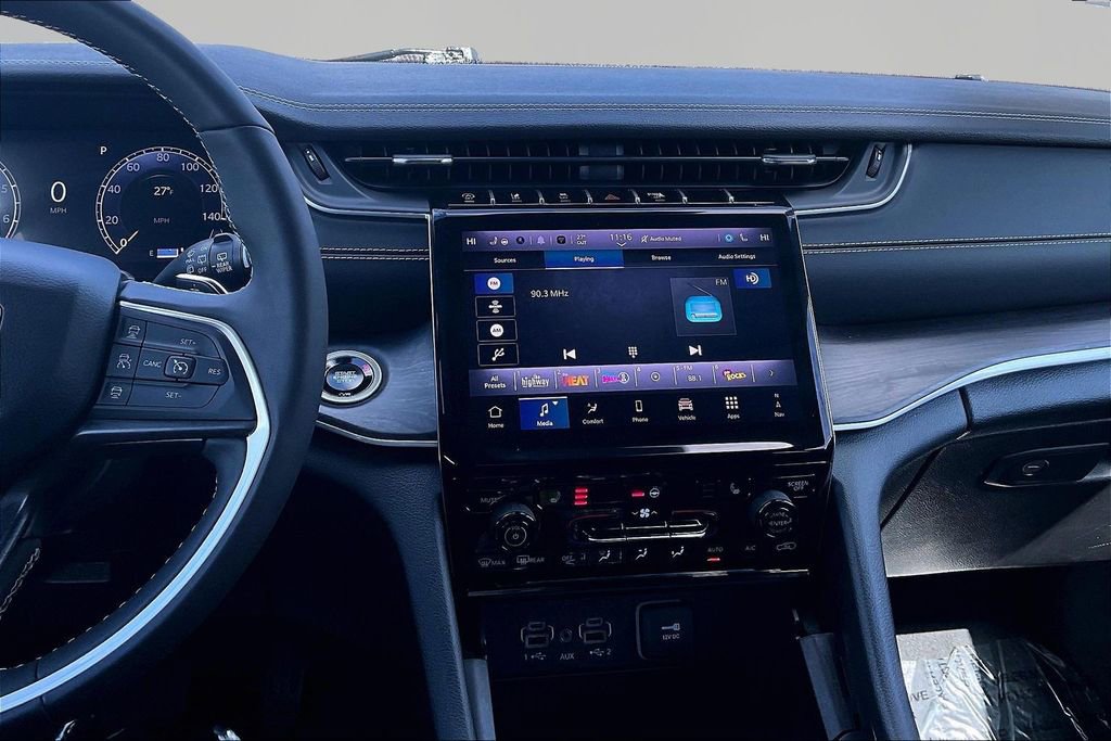 Used 2024 Jeep Grand Cherokee Limited image 11