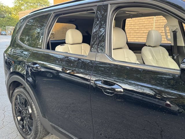 Used 2021 Kia Telluride SX w/ Nightfall Edition Package AWD/4WD image 5