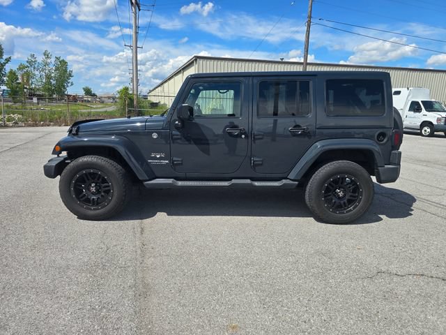 Used 2018 Jeep Wrangler Unlimited Sahara AWD/4WD image 7