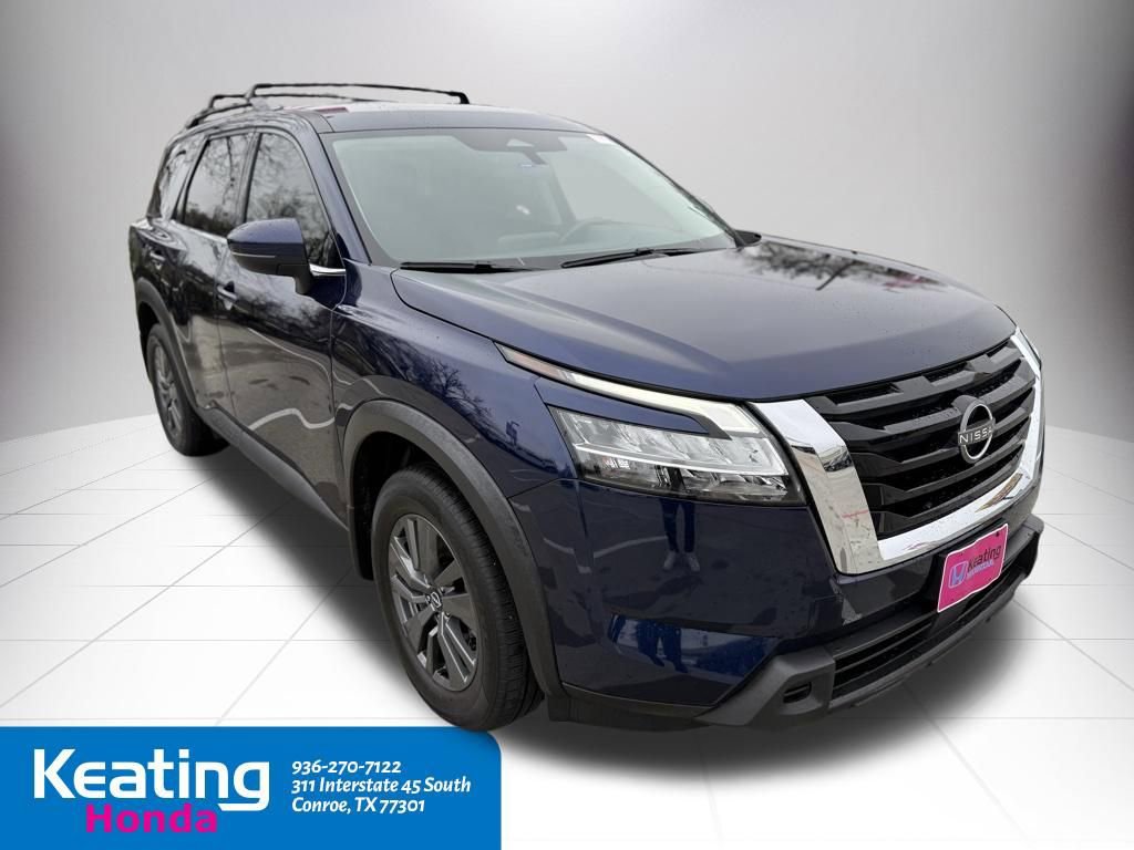 Used 2022 Nissan Pathfinder SV image 3