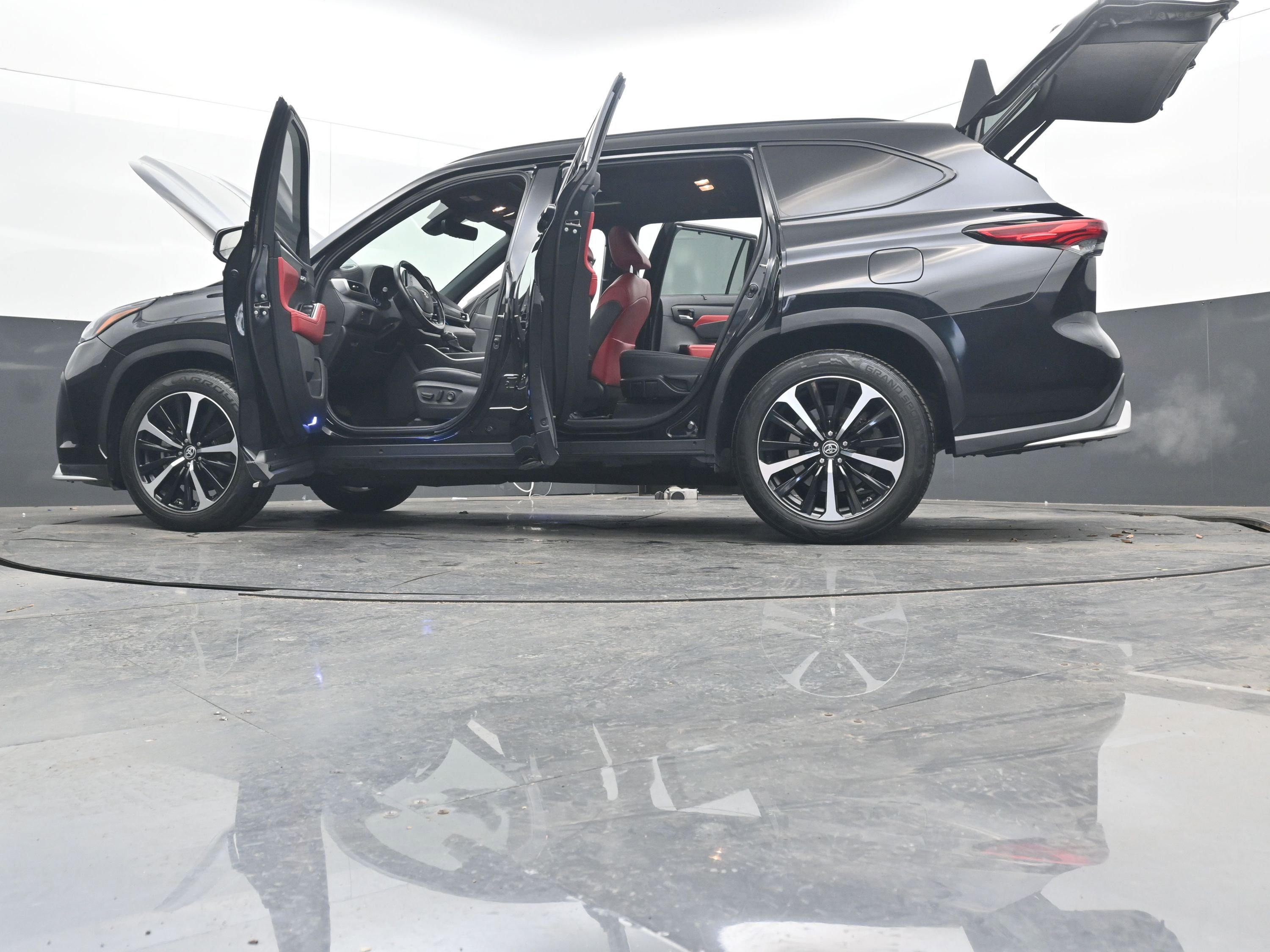 Used 2022 Toyota Highlander XSE image 45