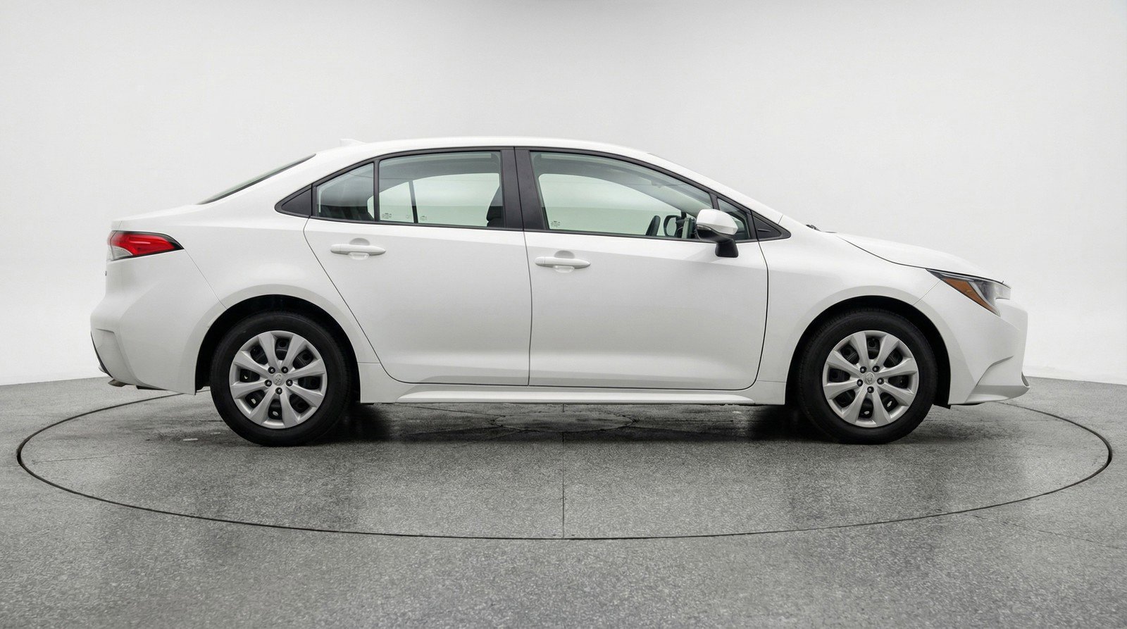 Used 2025 Toyota Corolla LE FWD image 11