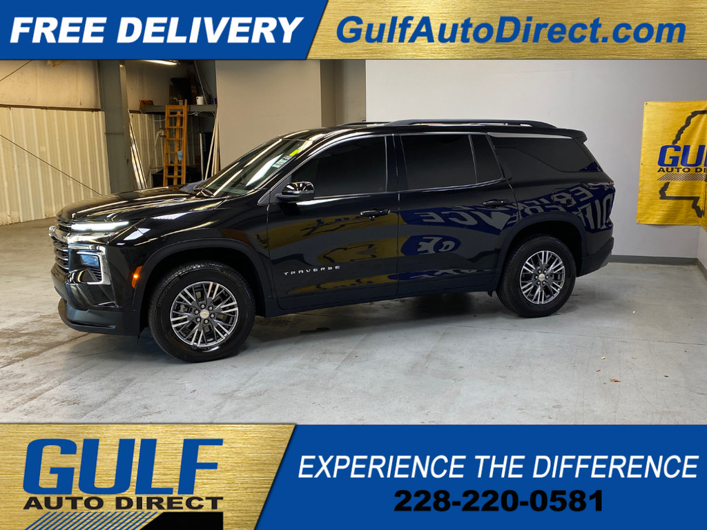 Used 2026 Chevrolet Traverse LT w/ Driver Confidence Package FWD image 5