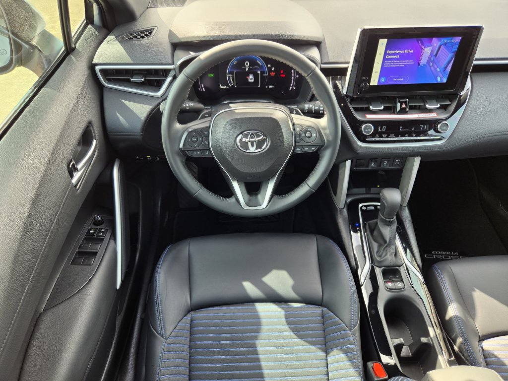 Used 2024 Toyota Corolla Cross AWD Hybrid w/ Convenience Package image 14