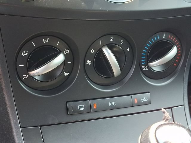Used 2012 MAZDA MAZDA3 s Touring FWD image 21