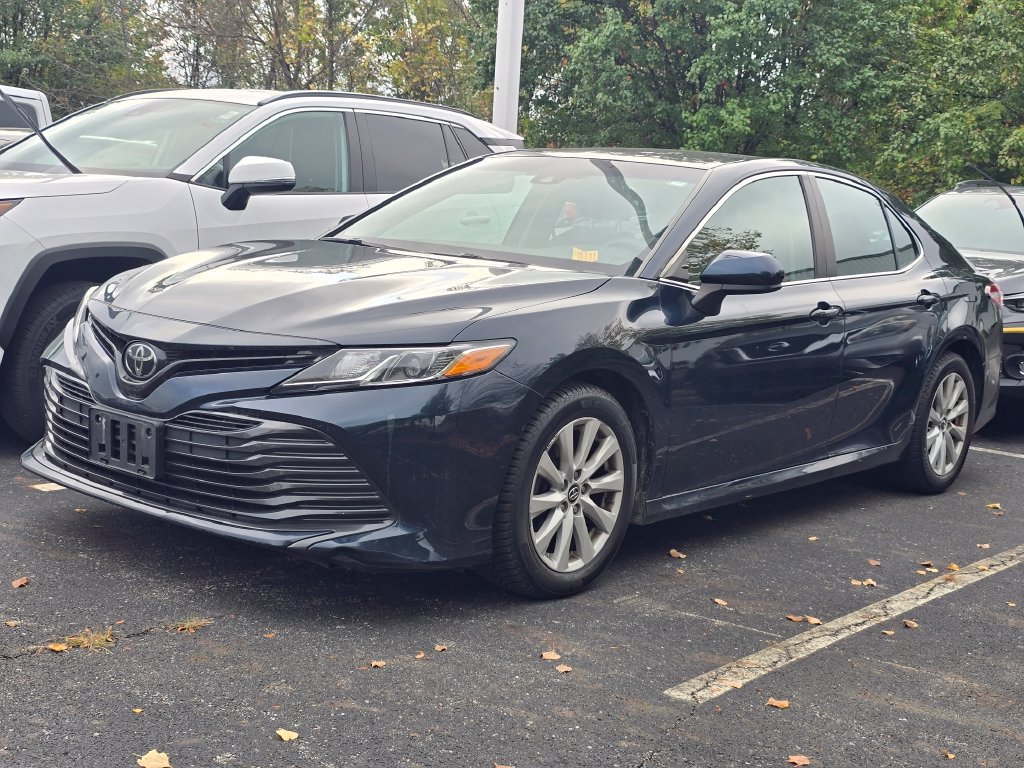 Used 2018 Toyota Camry LE FWD image 3