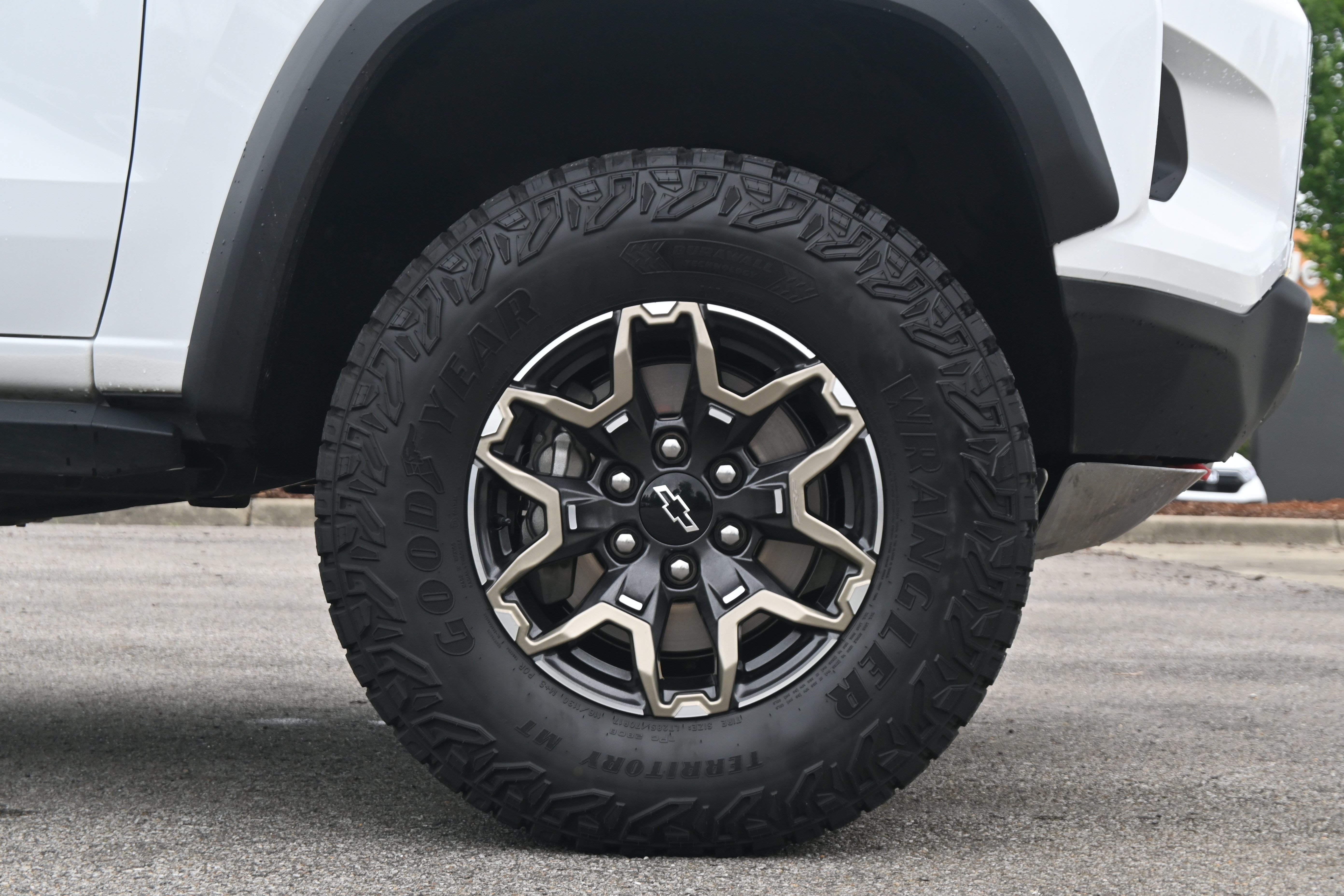 Used 2024 Chevrolet Colorado ZR2 w/ ZR2 Convenience Package III AWD/4WD image 13