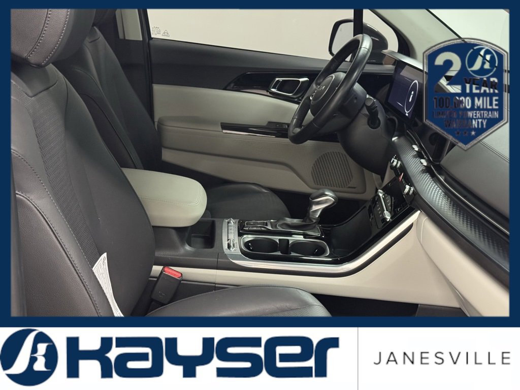 Used 2024 Kia Carnival SX Prestige image 11