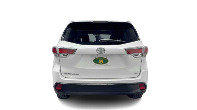 Used 2015 Toyota Highlander LE FWD image 3