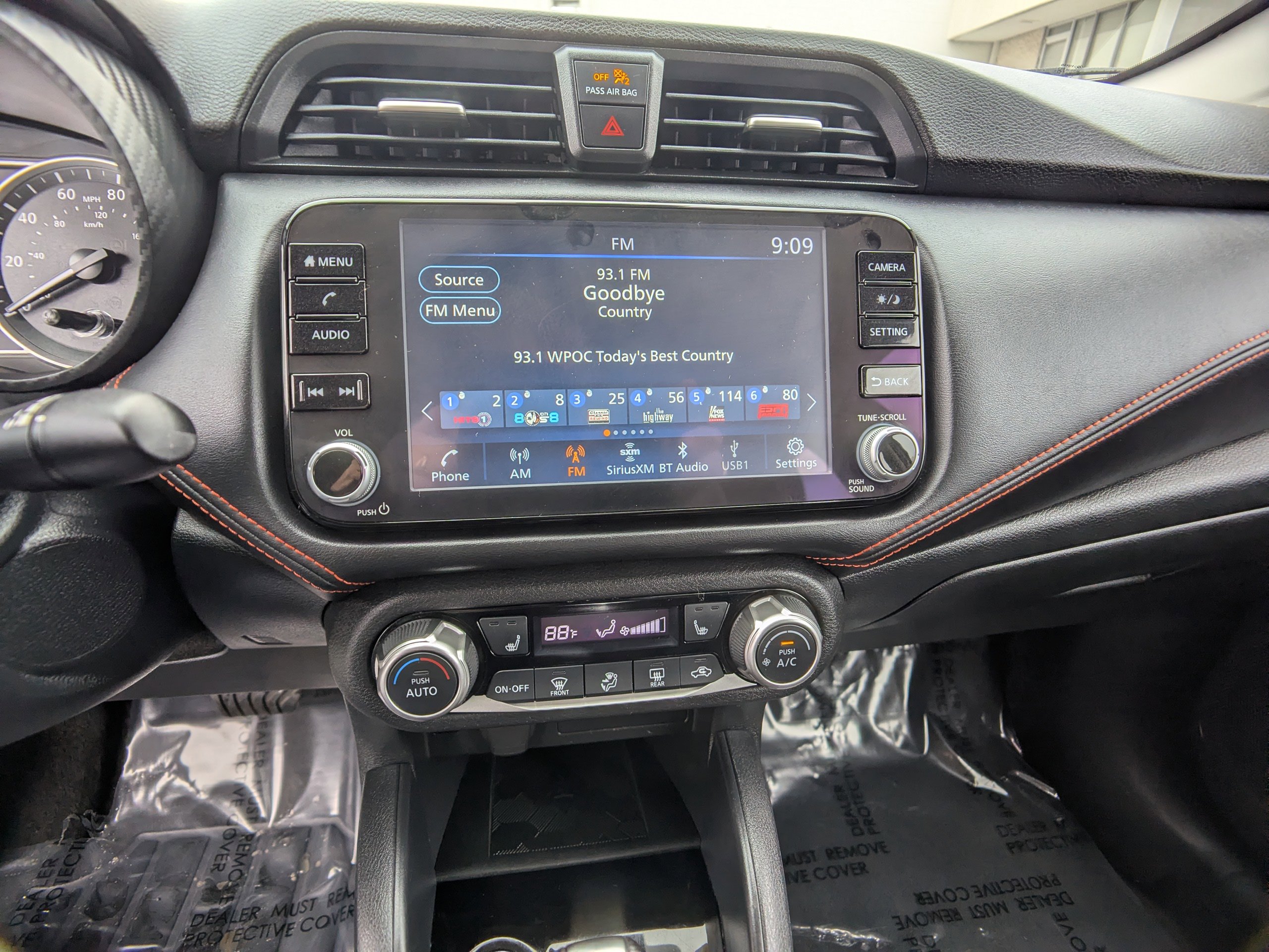 Used 2024 Nissan Versa SR FWD image 19