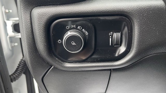 Used 2022 RAM 2500 Tradesman w/ Chrome Appearance Group image 12