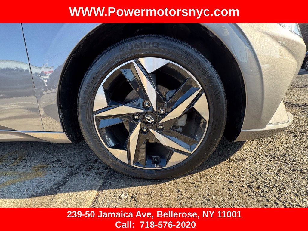 Used 2023 Hyundai Elantra SEL w/ Convenience Package FWD image 11