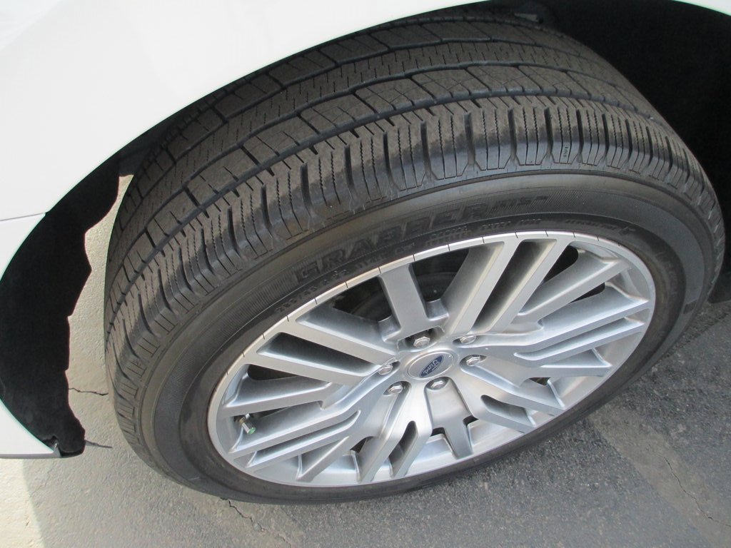 Used 2024 Ford Expedition Limited image 12