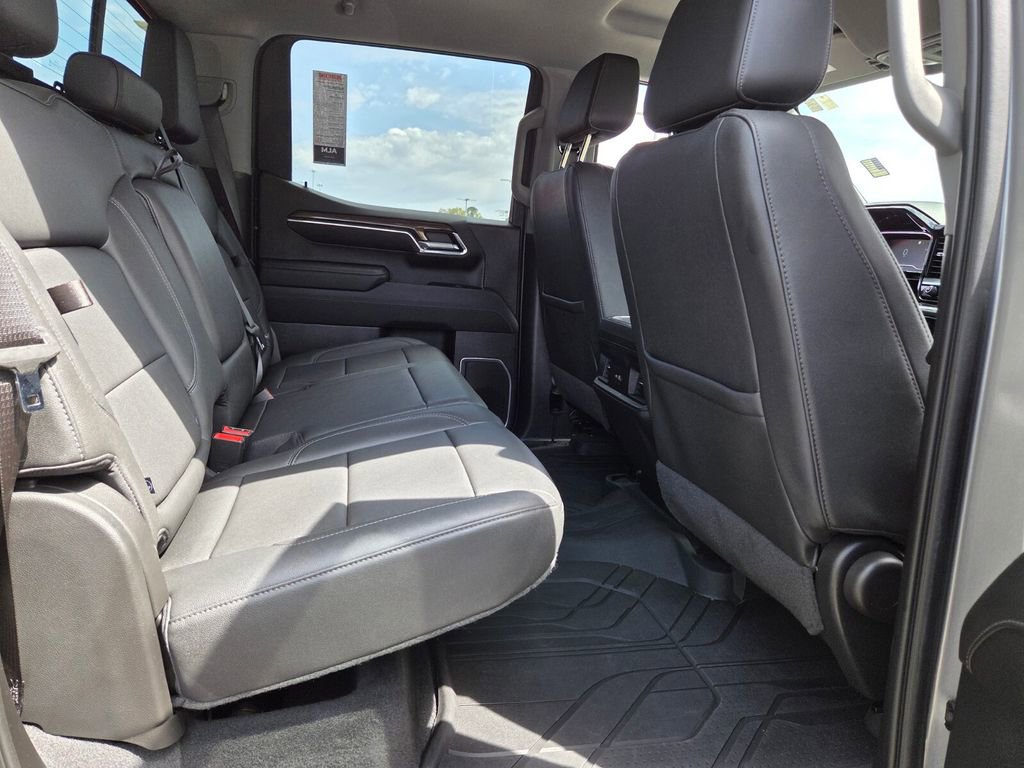 Used 2023 Chevrolet Silverado 1500 RST w/ Convenience Package II AWD/4WD image 14